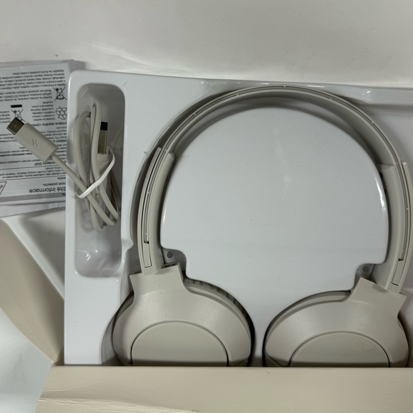 🎧TCL ON EAR HEADPHONES - Picture 9 of 11